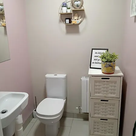 Spacious 2 Bedroom 10 Min To Dublin Airport